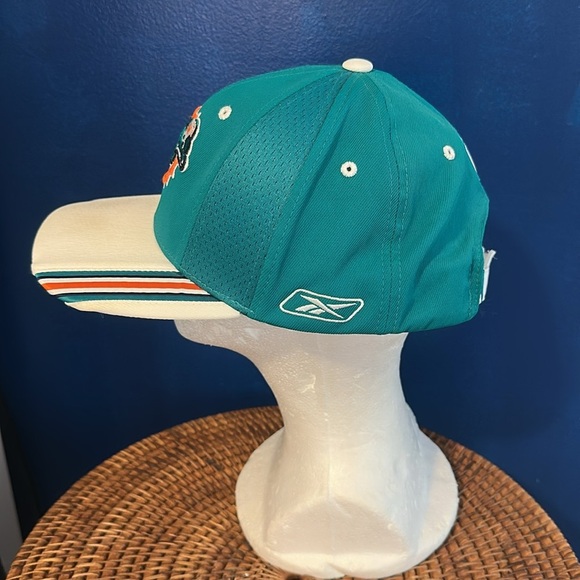 Vintage Reebok On Field NFL Miami Dolphins Velcro Back Ball Cap Adjustable Size - Picture 3 of 7